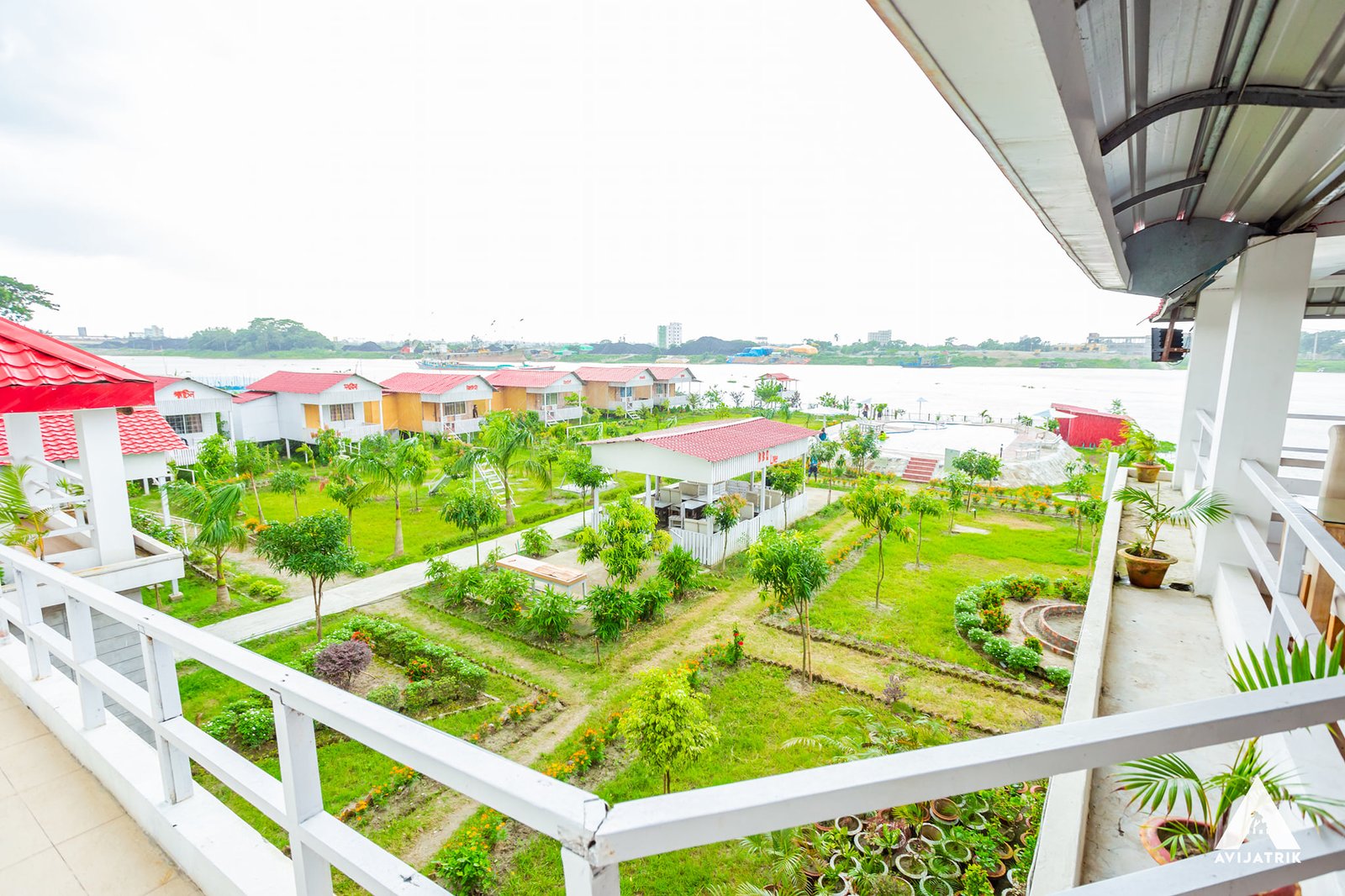 La Riveria Resort & Park