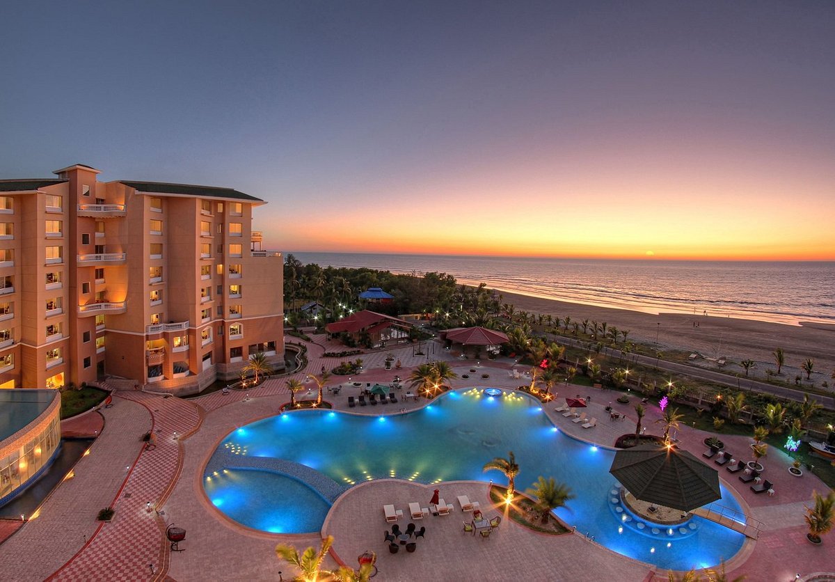 Royal Tulip Sea Pearl Beach Resort & Spa